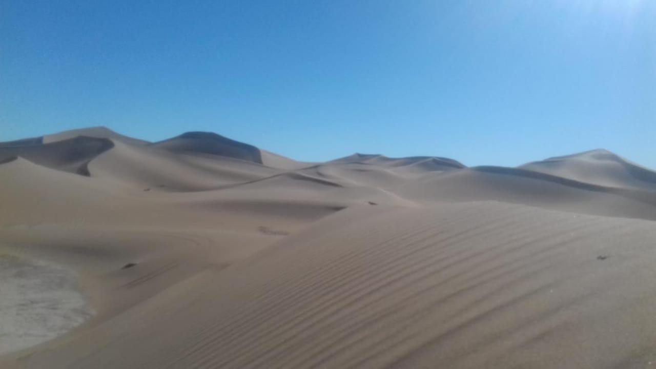 Bivouac Dune Iriki Foum Zguid Bagian luar foto