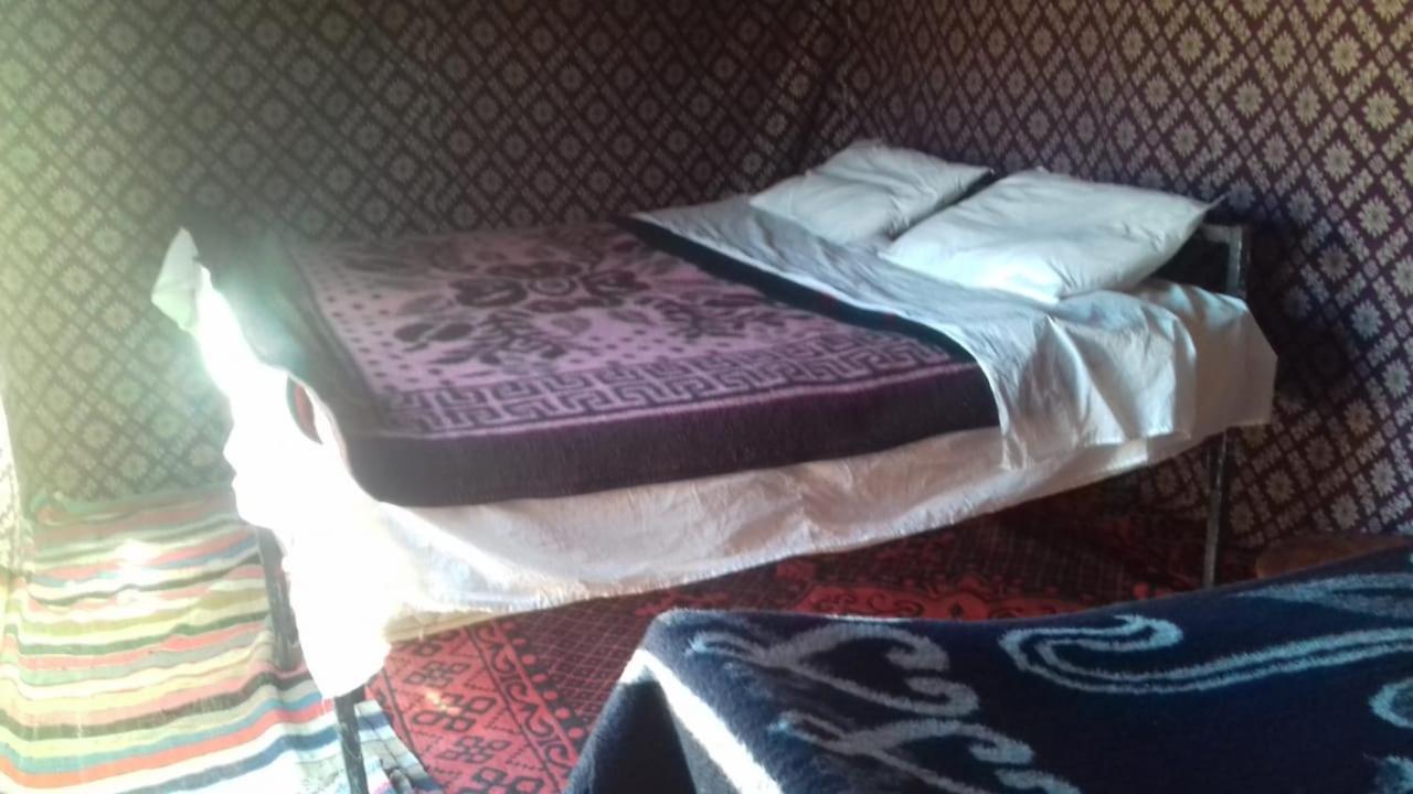 Bivouac Dune Iriki Foum Zguid Bagian luar foto